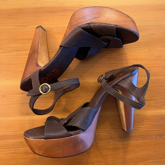 KORS Michael Kors Leather Strap Open Toe Shoes with 5 inch heel Brown.. - Picture 6 of 13
